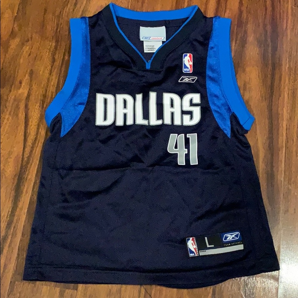Dallas Mavericks jersey size 7 large